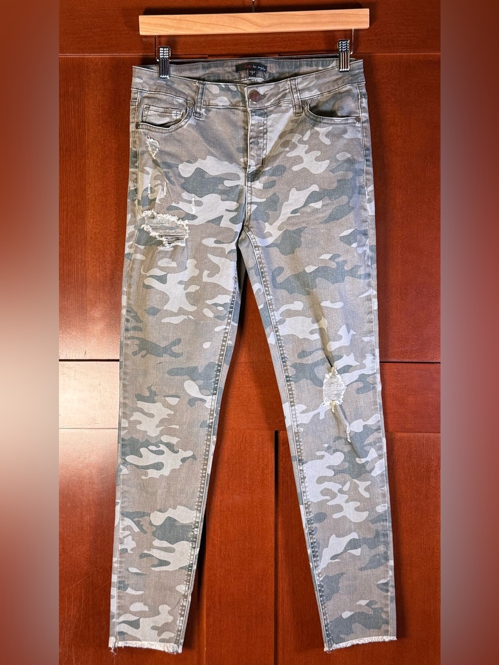 Fire Los Angeles Camo Distressed Skinny Jeans Size 7